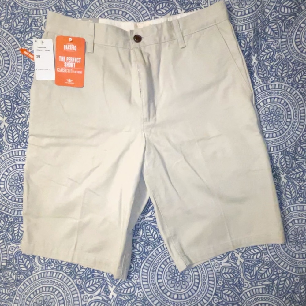 NWT Dockers size 30 Flat Front Khaki shorts